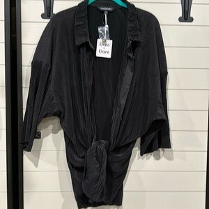 COPY - NWT Davi & Dani oversized blouse. Will fit many sizes.